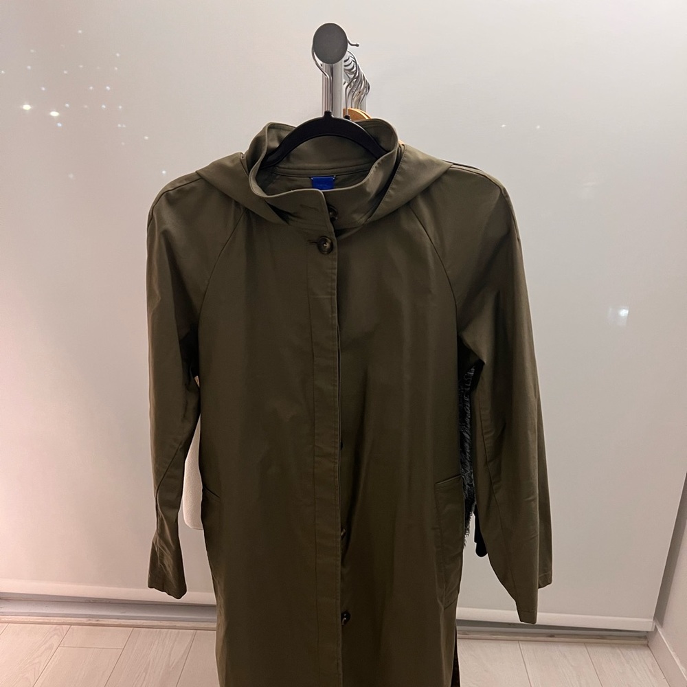 Kit and Ace Women’s Raincoat Size S (Green Color)